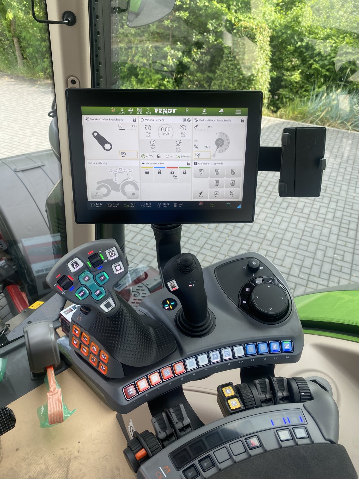 Traktor tipa Fendt 718 Vario Gen.6 Power+ Setting2 (GPS ready 720 722 724) Finanzierung/Miete möglich, Gebrauchtmaschine u Weigendorf (Slika 3)