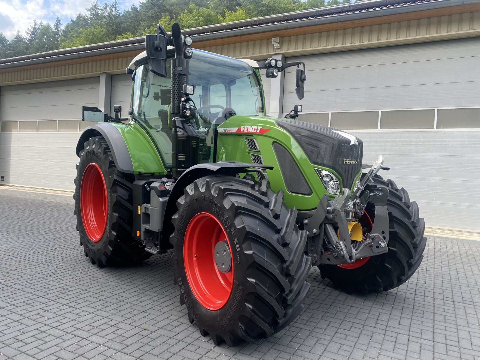 Traktor Türe ait Fendt 718 Vario Gen.6 Power+ Setting2 (GPS ready 720 722 724) Finanzierung/Miete möglich, Gebrauchtmaschine içinde Weigendorf (resim 1)