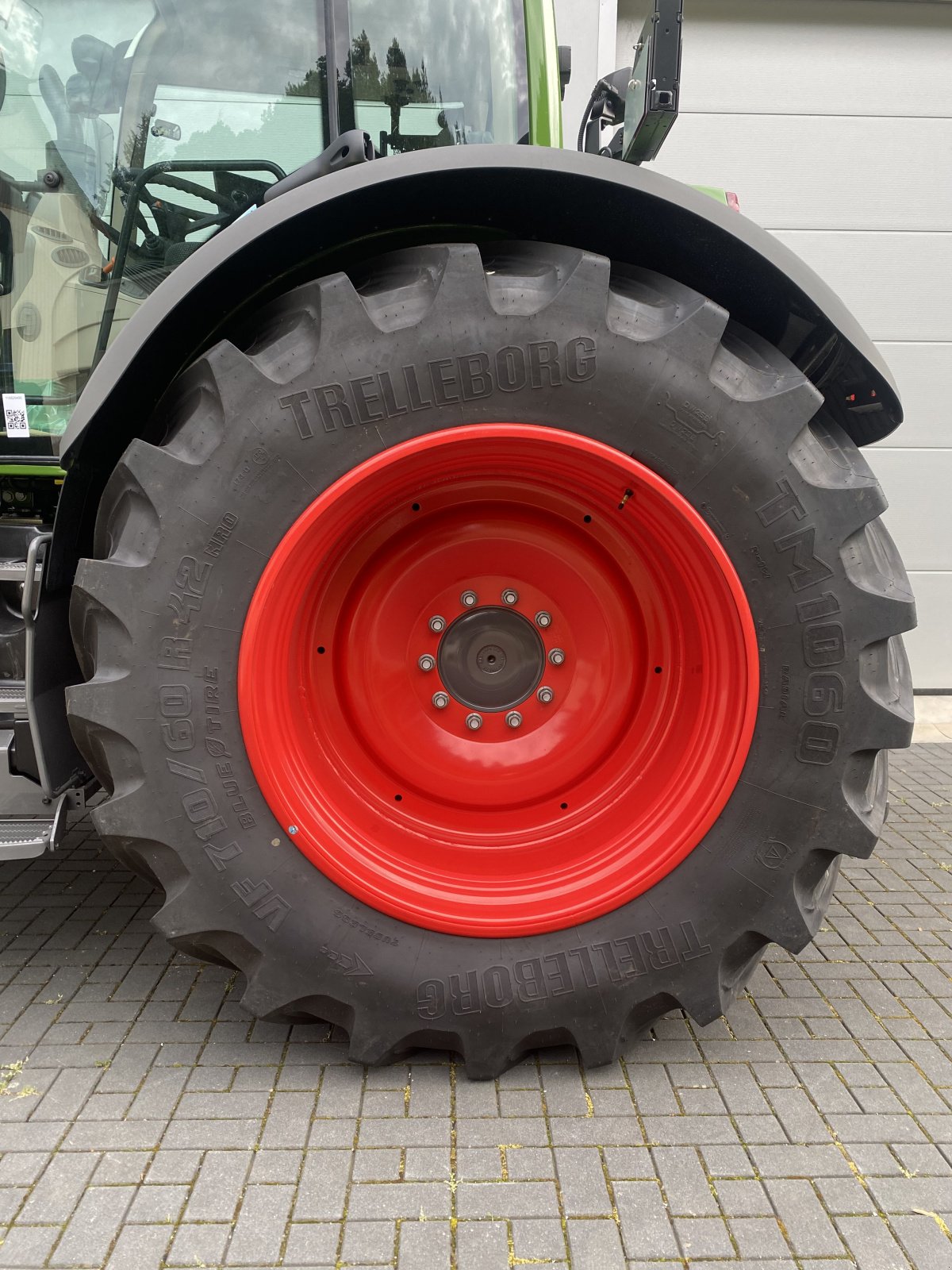 Traktor of the type Fendt 718 Vario Gen.6 Power+ Setting2 GPS ready, Neumaschine in Weigendorf (Picture 19)