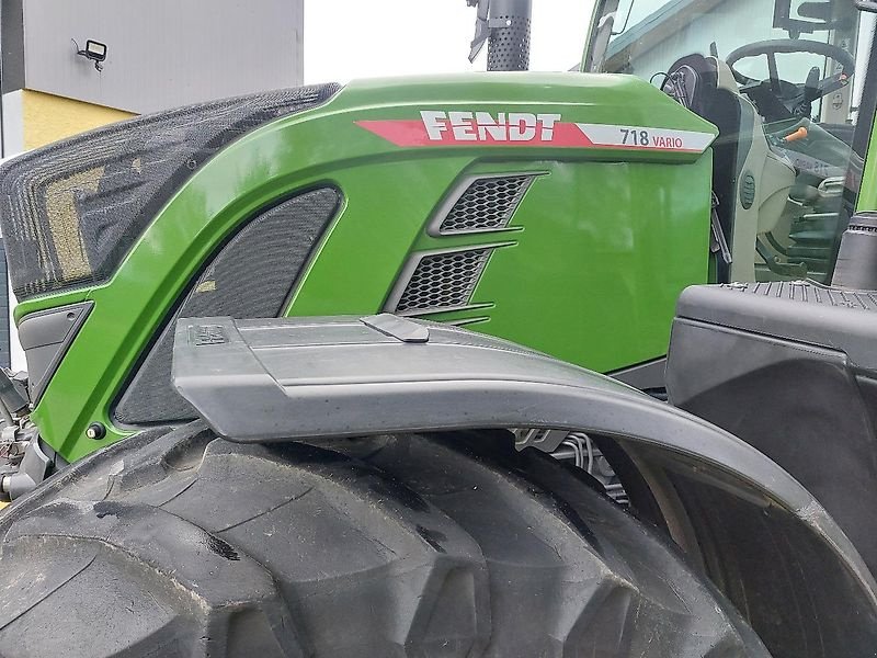 Traktor of the type Fendt 718 Vario GEN6 Power+ Setting2 LED FZ GPS 720 722 724, Gebrauchtmaschine in Tirschenreuth (Picture 14)