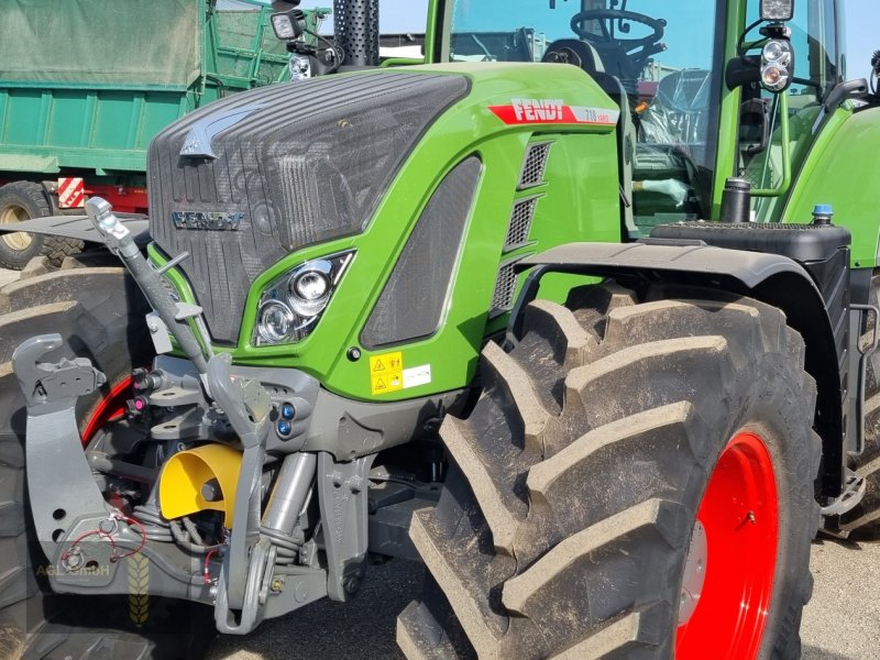 Traktor of the type Fendt 718 Vario Gen6 Profi Plus RTK Novatel Fendt One, Gebrauchtmaschine in Eichendorf (Picture 1)