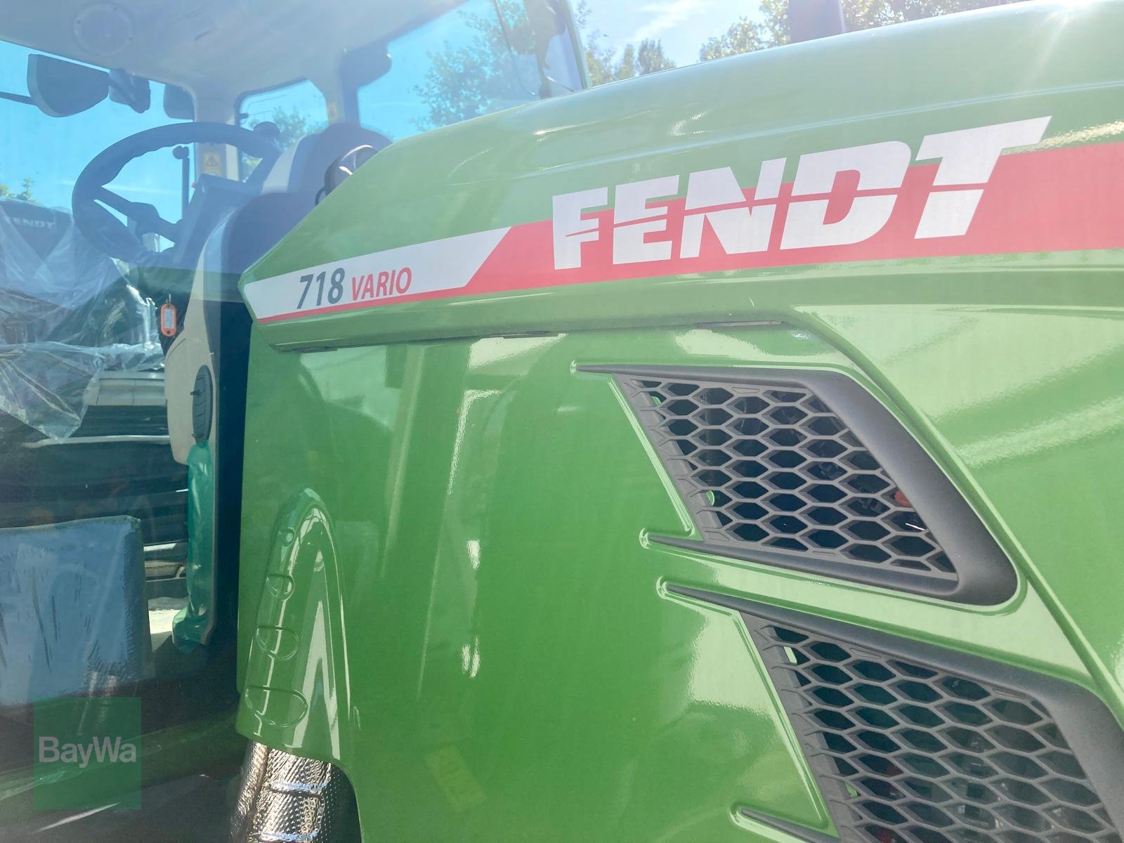 Traktor van het type Fendt 718 Vario Gen6 Profi Plus, Neumaschine in Straubing (Foto 5)