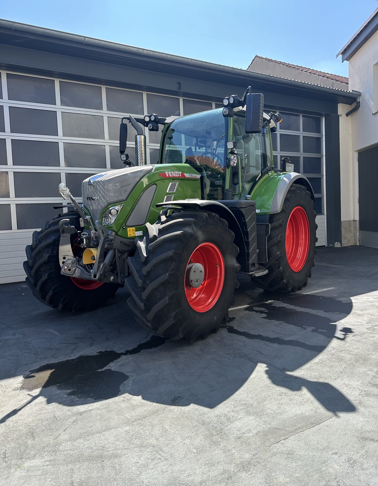 Traktor типа Fendt 718 Vario Gen6 Profi Plus, Gebrauchtmaschine в Alitzheim (Фотография 1)