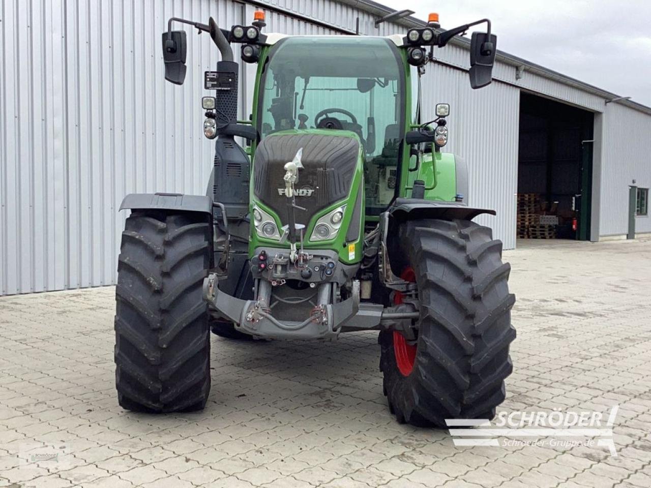 Traktor van het type Fendt 718 VARIO GEN6 PROFI PLUS, Gebrauchtmaschine in Hemmoor (Foto 2)