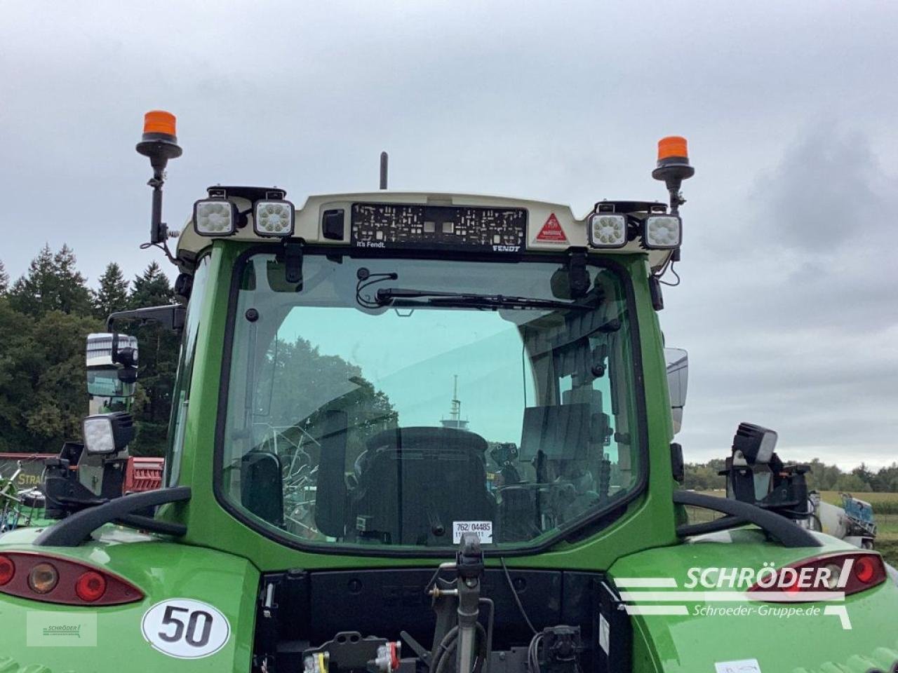 Traktor типа Fendt 718 VARIO GEN6 PROFI PLUS, Gebrauchtmaschine в Hemmoor (Фотография 9)