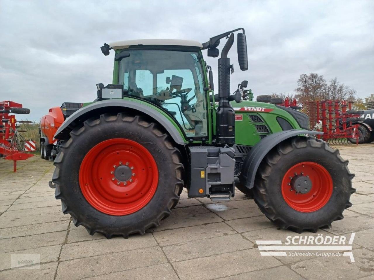 Traktor des Typs Fendt 718 VARIO GEN6 PROFI PLUS, Neumaschine in Langenweddingen (Bild 2)