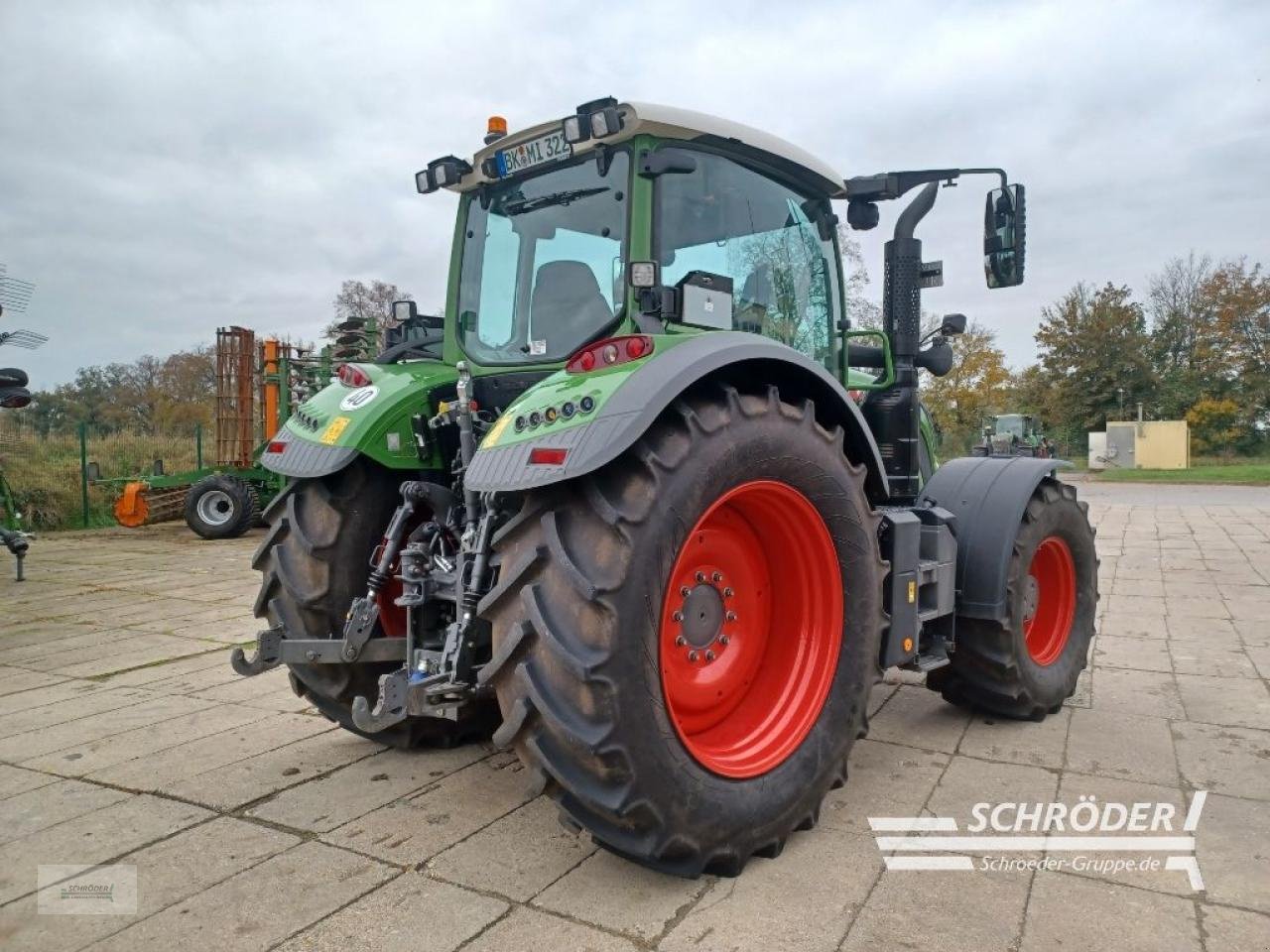 Traktor des Typs Fendt 718 VARIO GEN6 PROFI PLUS, Neumaschine in Langenweddingen (Bild 3)