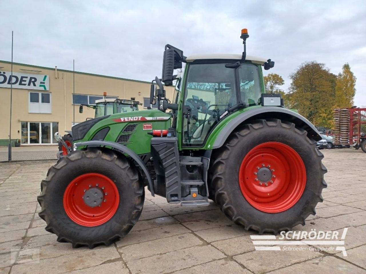 Traktor des Typs Fendt 718 VARIO GEN6 PROFI PLUS, Neumaschine in Langenweddingen (Bild 7)