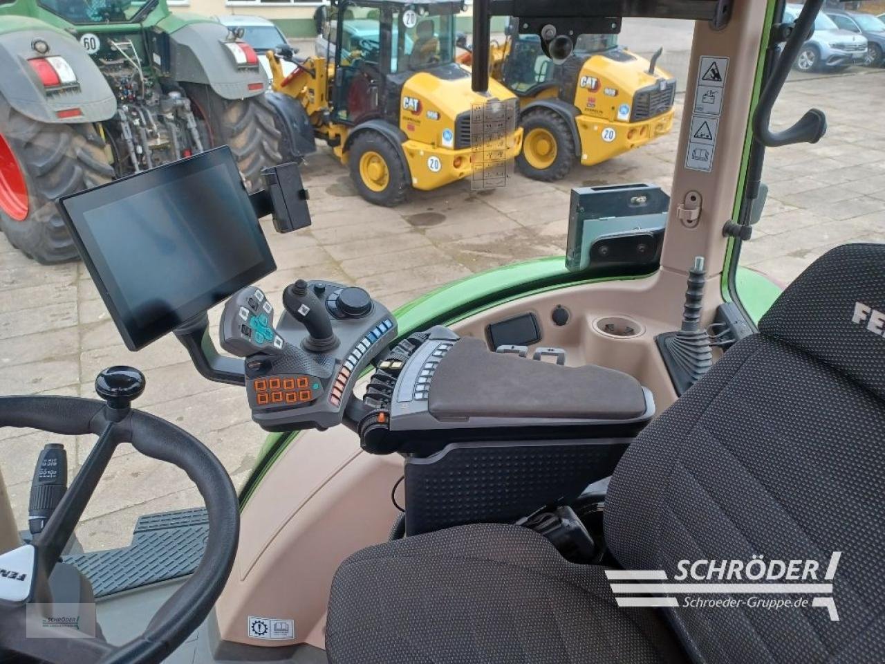 Traktor του τύπου Fendt 718 VARIO GEN6 PROFI PLUS, Neumaschine σε Langenweddingen (Φωτογραφία 9)