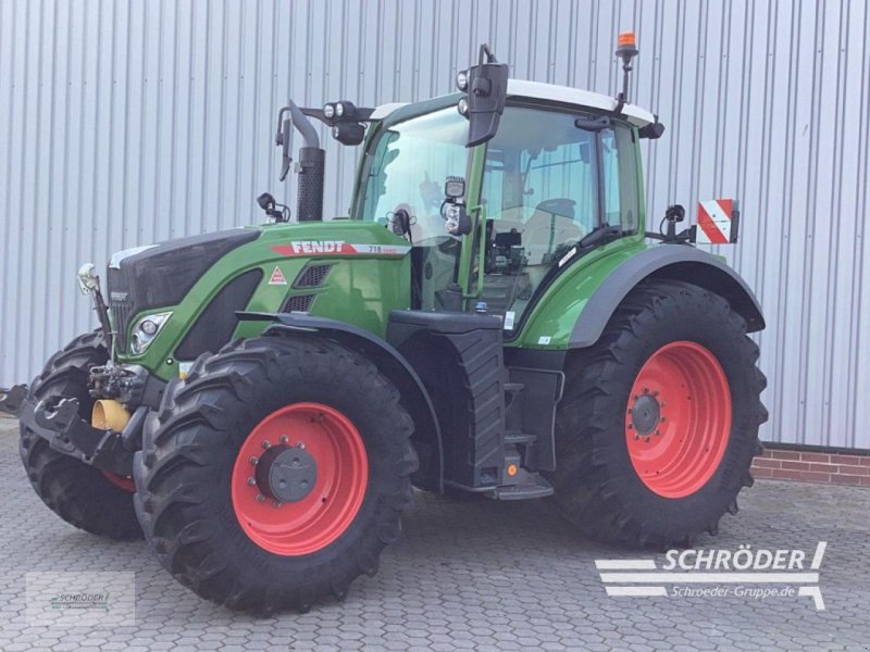 Traktor of the type Fendt 718 VARIO GEN6 PROFI, Gebrauchtmaschine in Norden (Picture 1)