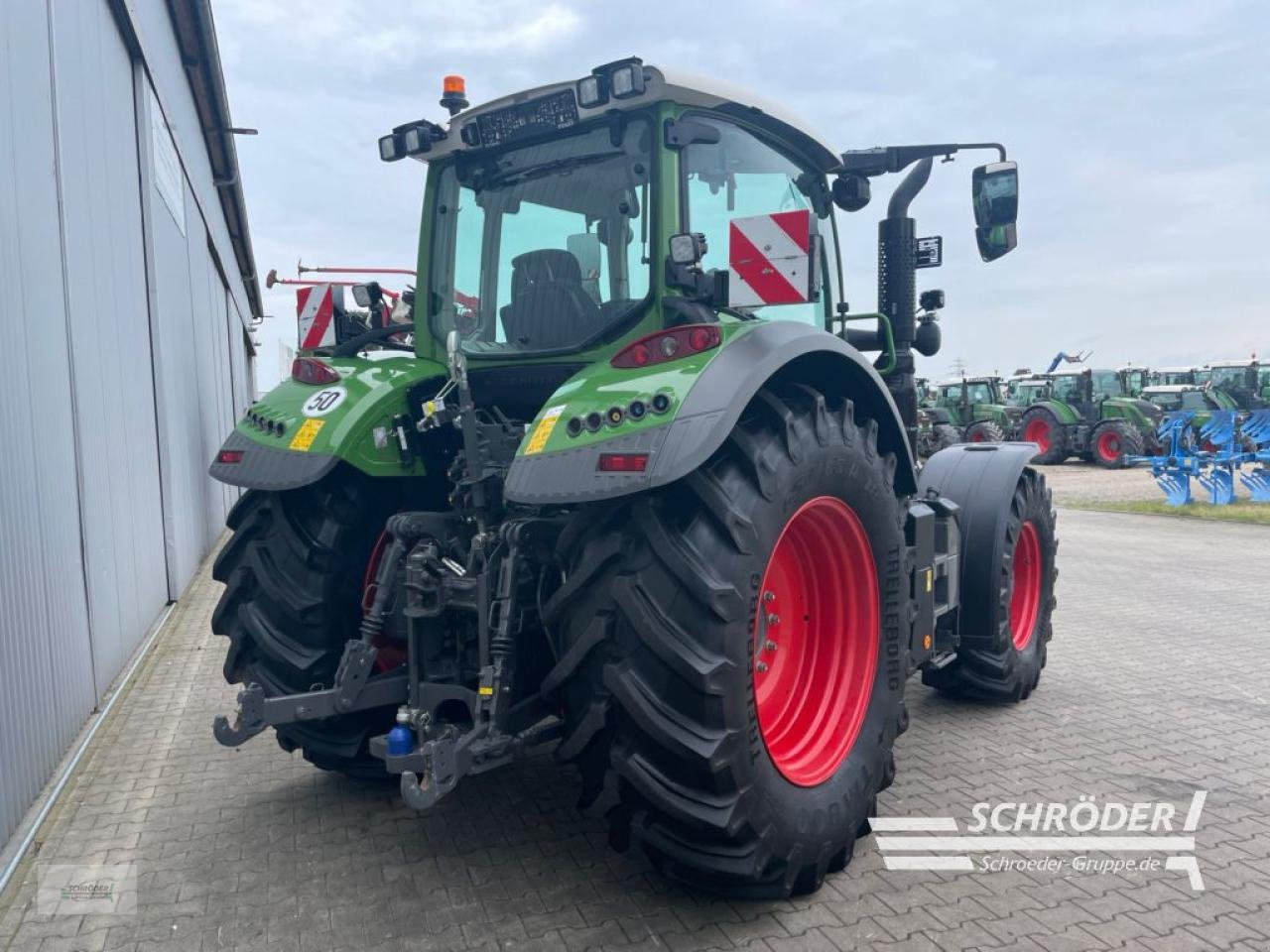 Traktor типа Fendt 718 VARIO GEN6 PROFI, Gebrauchtmaschine в Lastrup (Фотография 3)