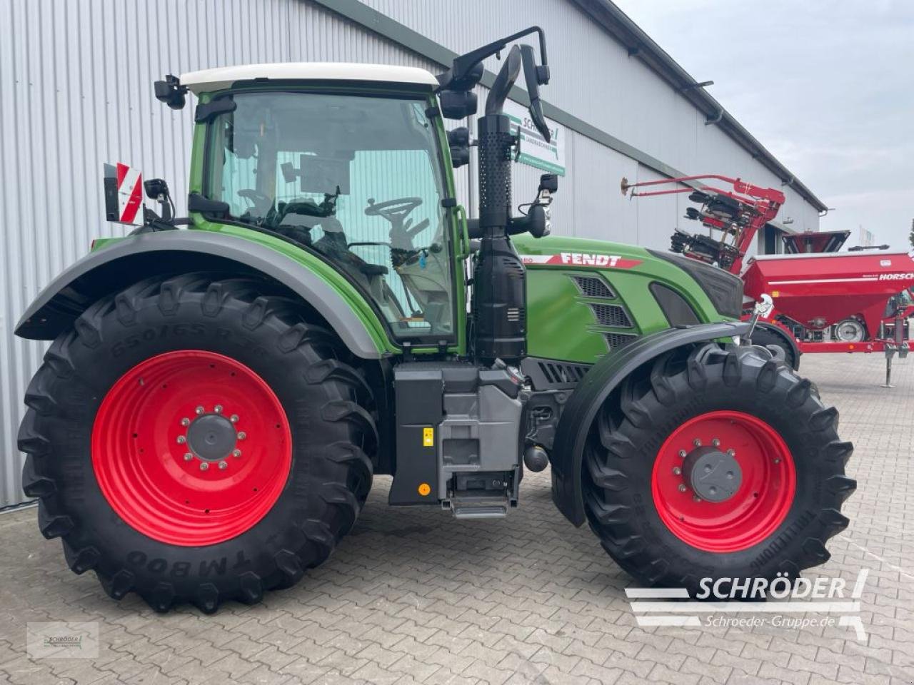 Traktor van het type Fendt 718 VARIO GEN6 PROFI, Gebrauchtmaschine in Lastrup (Foto 2)