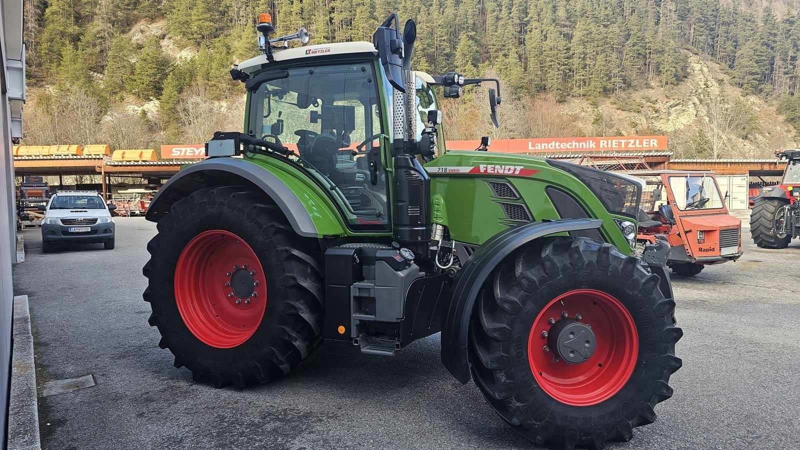 Traktor des Typs Fendt 718 Vario Power+, Gebrauchtmaschine in Ried im Oberinntal (Bild 4)