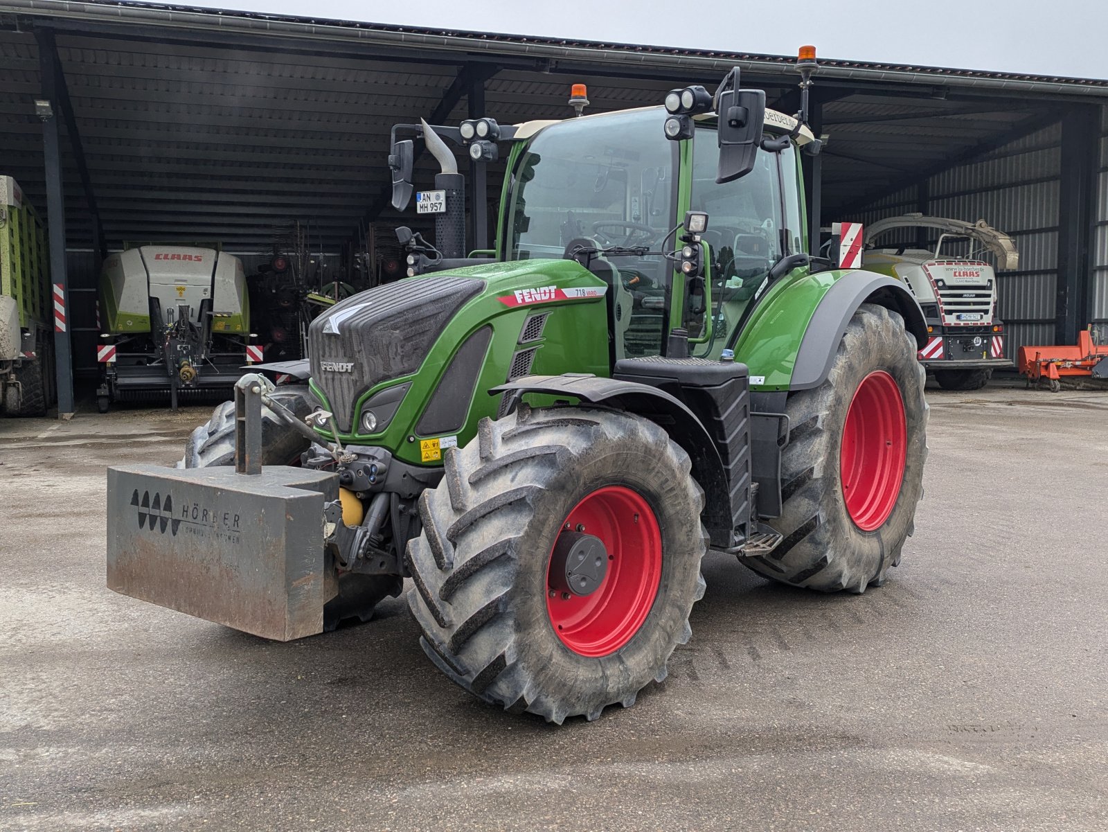 Traktor του τύπου Fendt 718 Vario Power, Gebrauchtmaschine σε Leutershausen (Φωτογραφία 1)