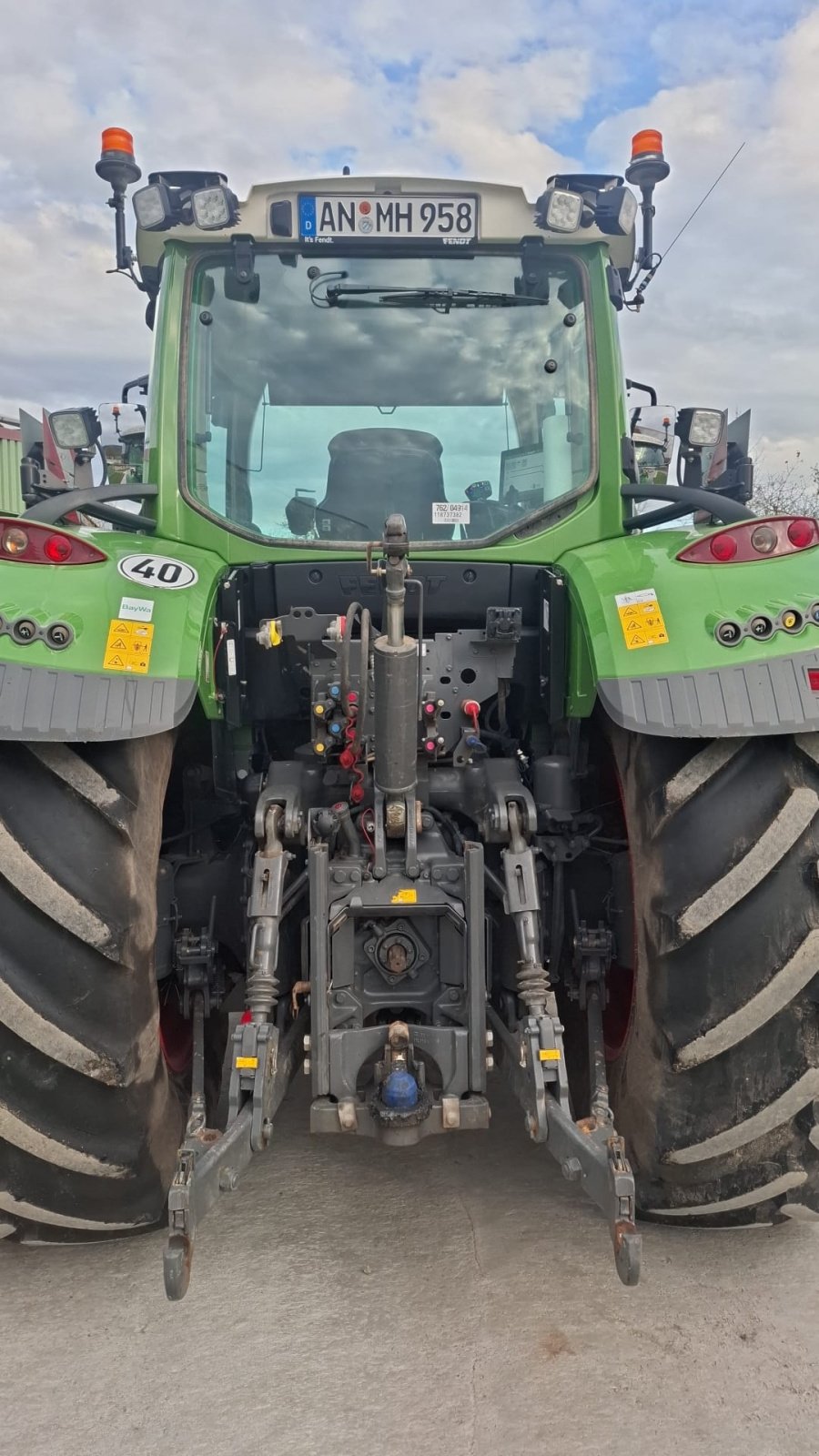 Traktor типа Fendt 718 Vario PowerPlus, Gebrauchtmaschine в Leutershausen (Фотография 3)