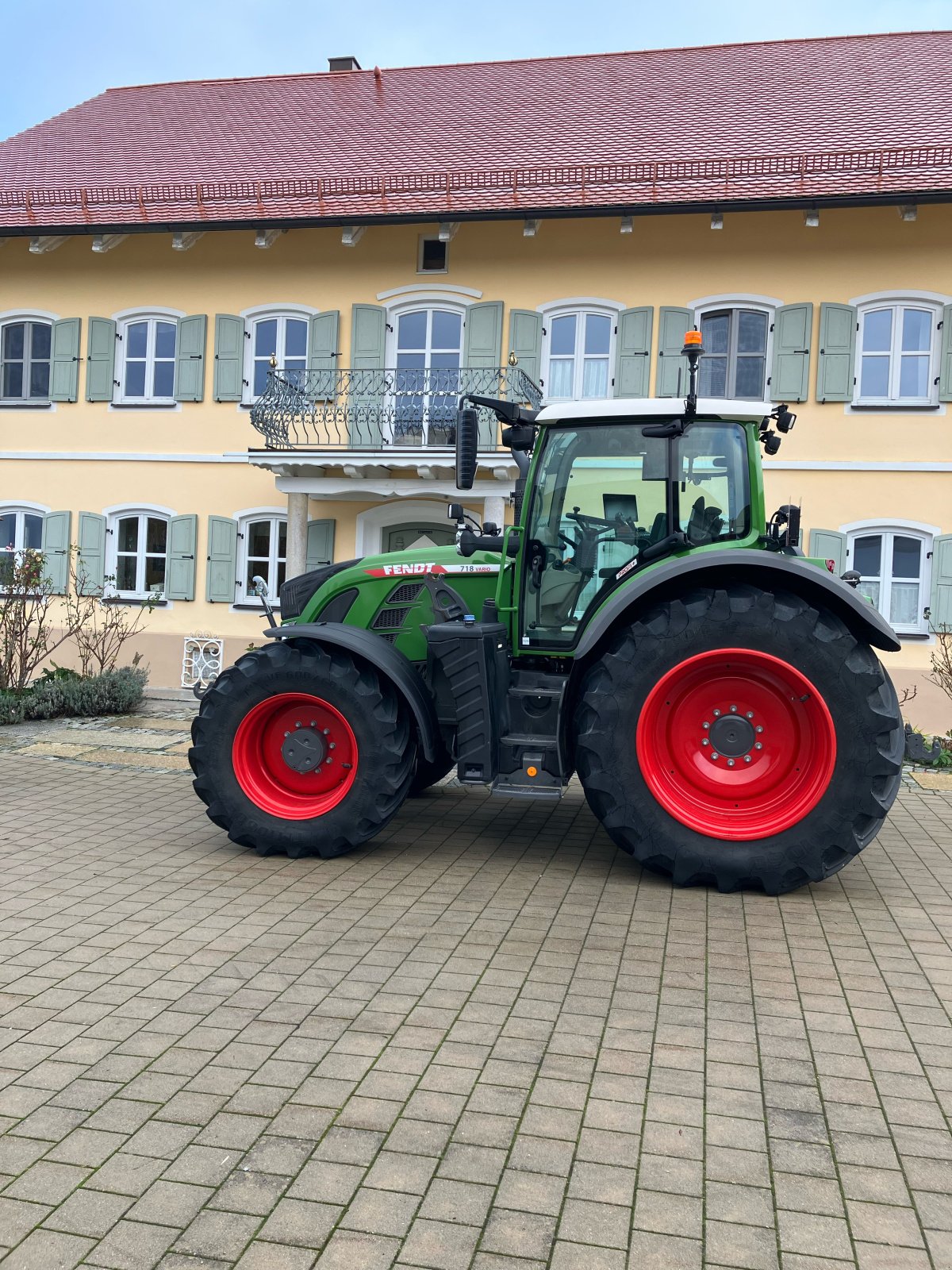 Traktor του τύπου Fendt 718 Vario PowerPlus, Gebrauchtmaschine σε Mauern (Φωτογραφία 1)