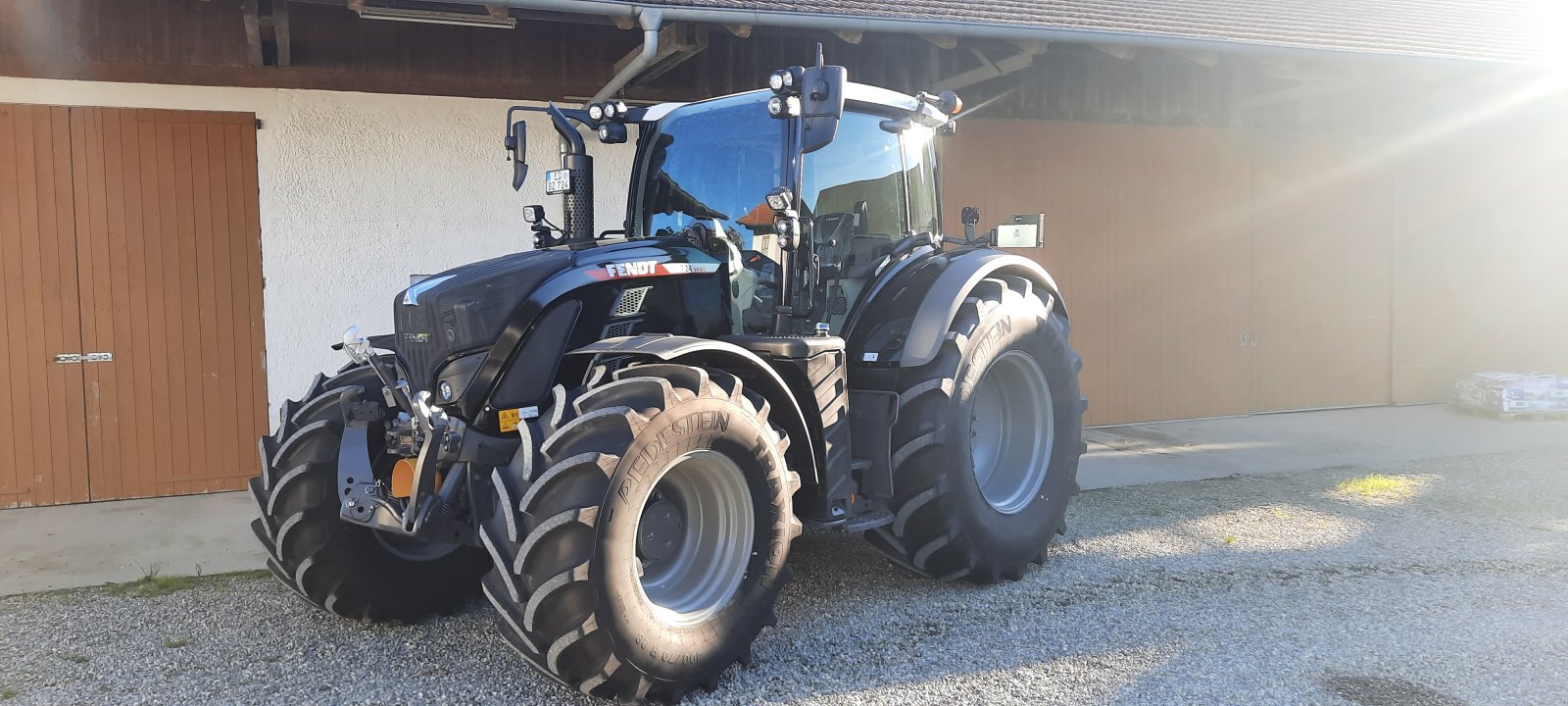 Traktor des Typs Fendt 718 Vario PowerPlus, Gebrauchtmaschine in Hohenpolding (Bild 2)