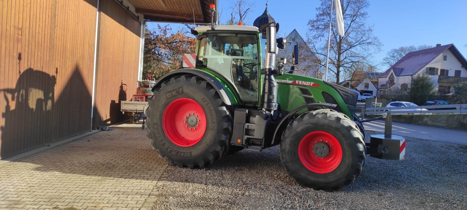 Traktor типа Fendt 718 Vario PowerPlus, Gebrauchtmaschine в 86666 Burgheim (Фотография 2)