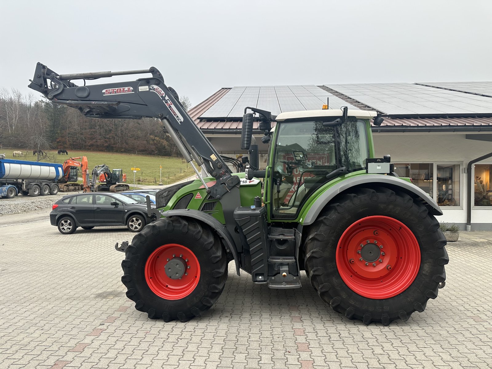 Traktor типа Fendt 718 Vario Profi Plus RTK Unfall, Gebrauchtmaschine в Neureichenau (Фотография 2)