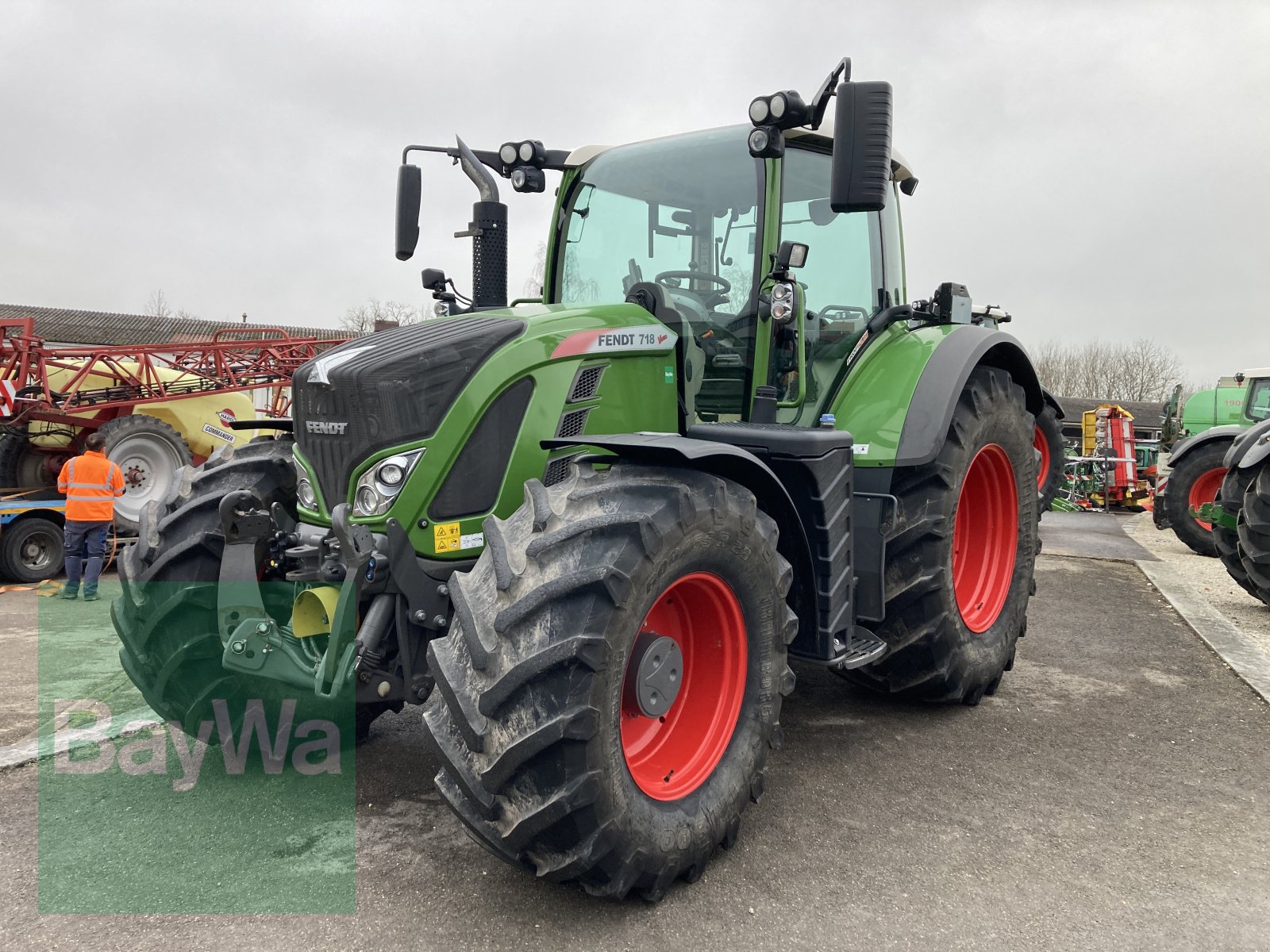 Traktor типа Fendt 718 Vario ProfiPlus S4 RTK, Gebrauchtmaschine в Dinkelsbühl (Фотография 4)