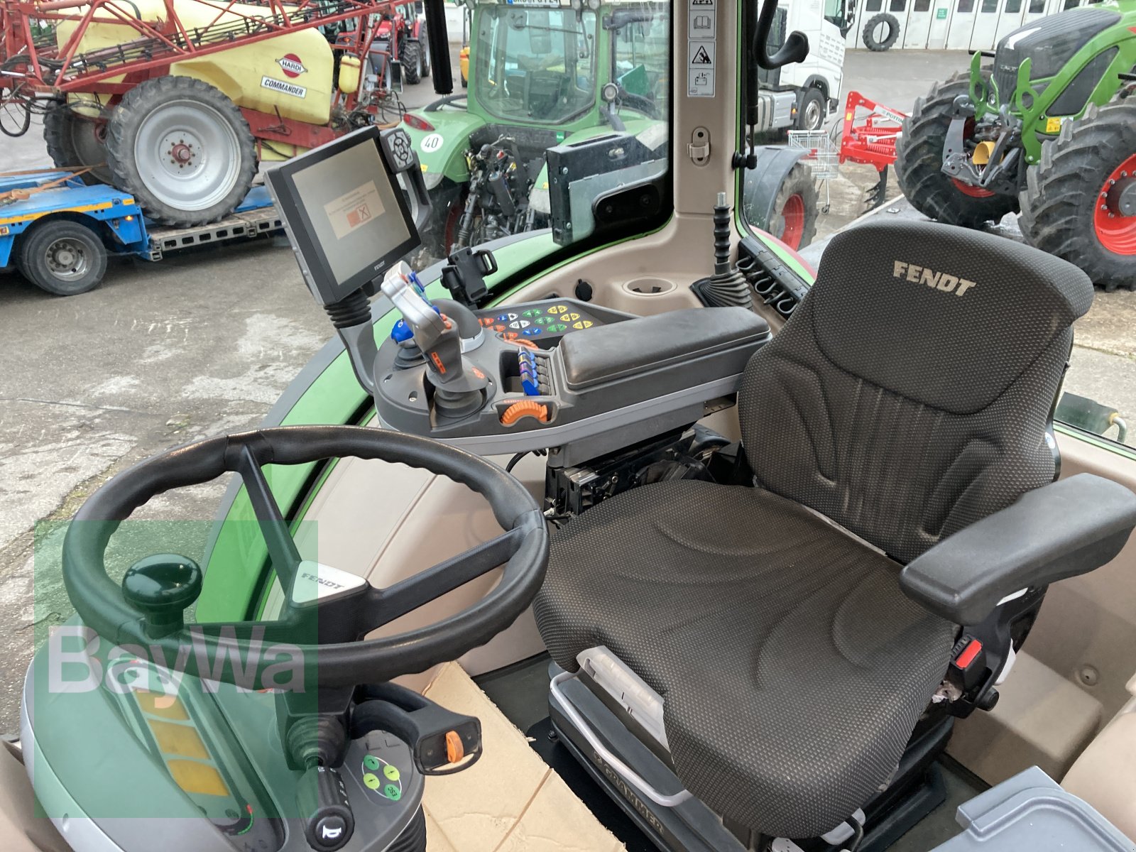 Traktor типа Fendt 718 Vario ProfiPlus S4 RTK, Gebrauchtmaschine в Dinkelsbühl (Фотография 16)