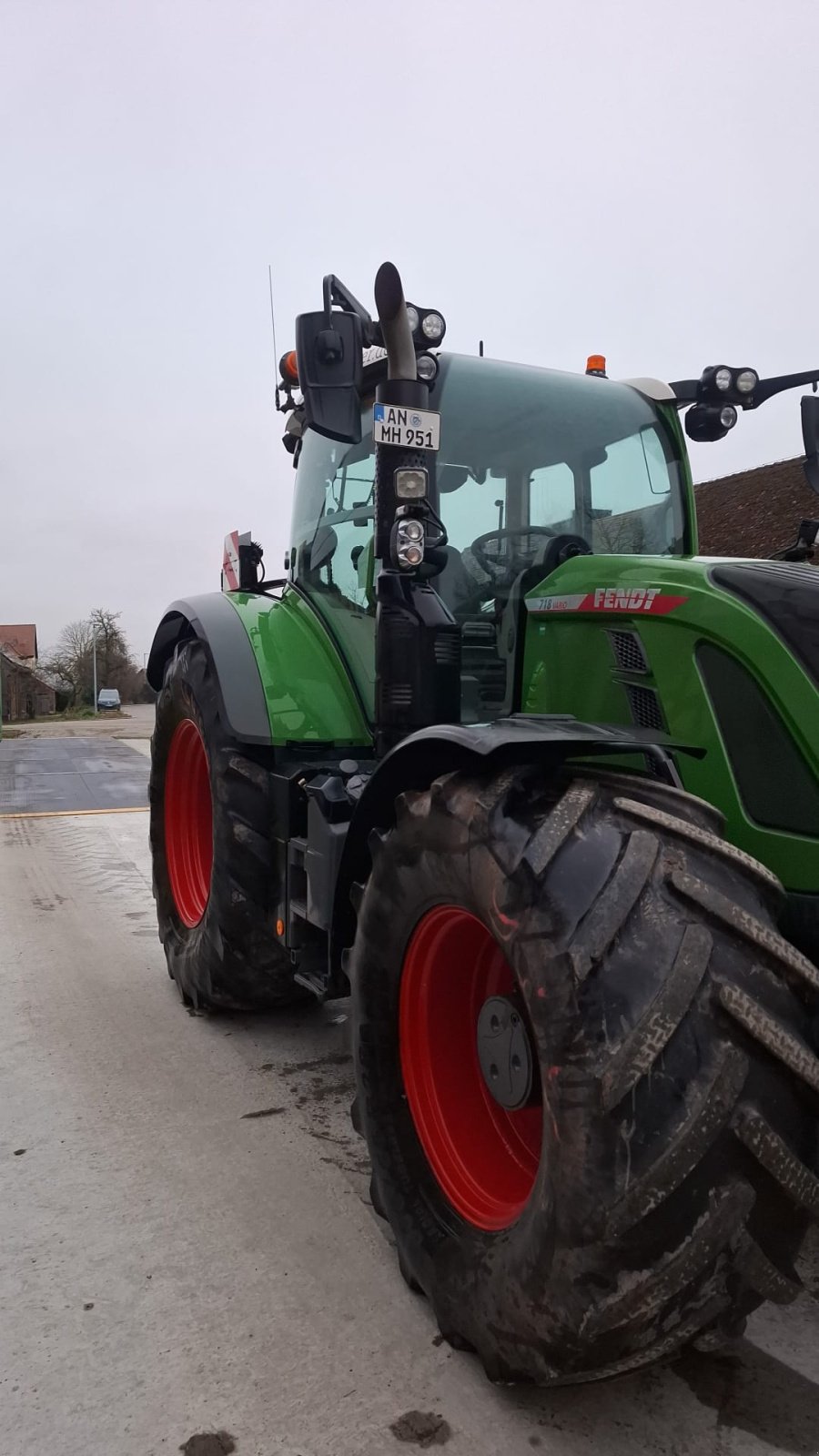 Traktor des Typs Fendt 718 Vario ProfiPlus, Gebrauchtmaschine in Leutershausen (Bild 2)