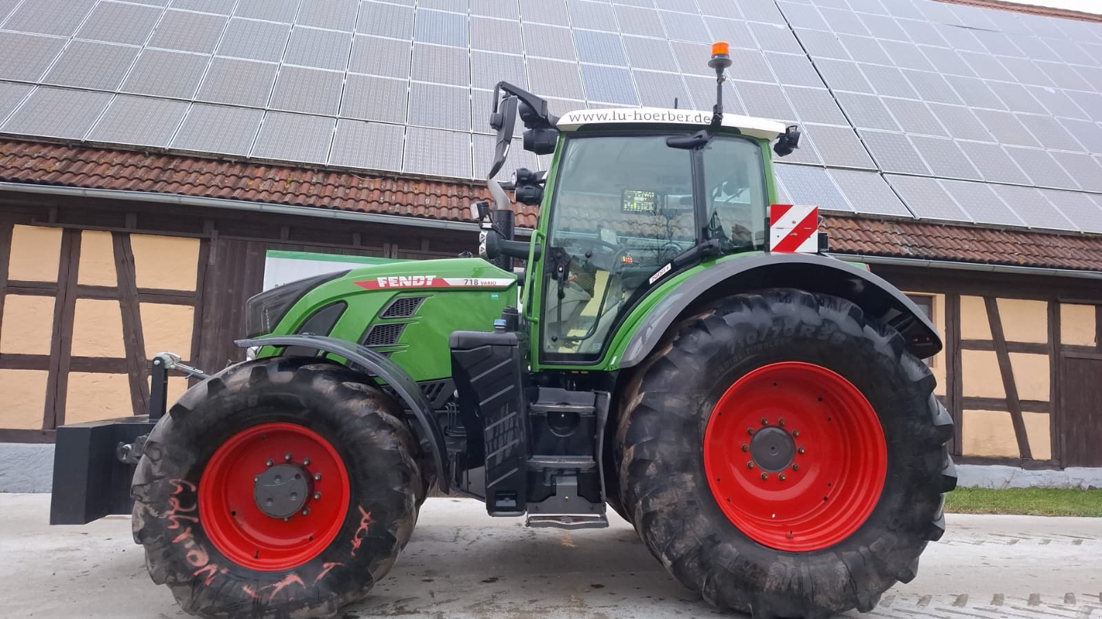 Traktor Türe ait Fendt 718 Vario ProfiPlus, Gebrauchtmaschine içinde Leutershausen (resim 9)