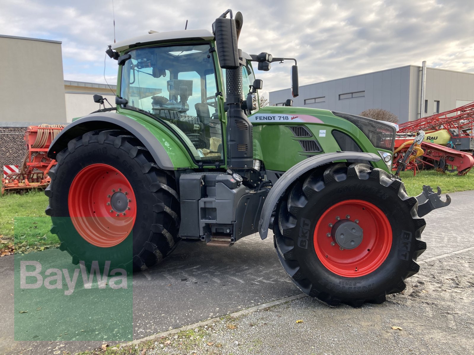 Traktor типа Fendt 718 Vario ProfiPlus, Gebrauchtmaschine в Giebelstadt (Фотография 4)