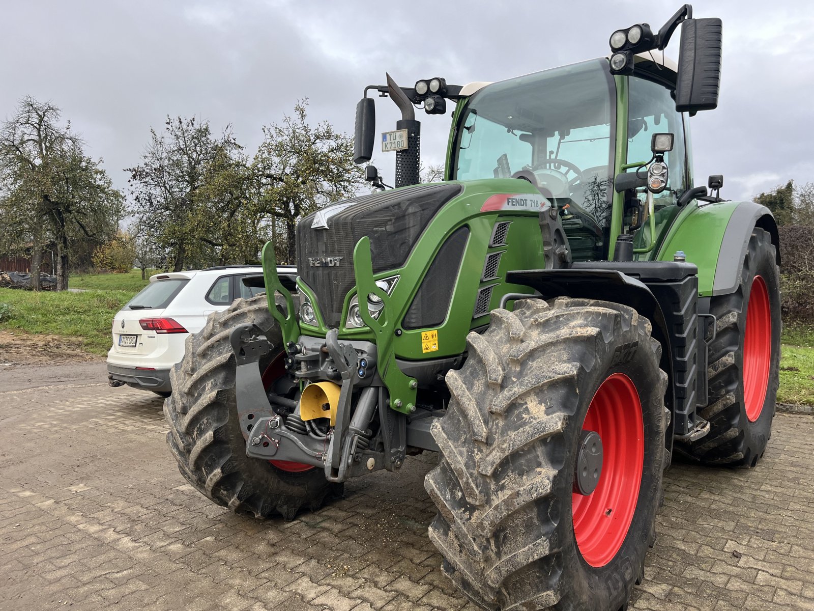 Traktor типа Fendt 718 Vario ProfiPlus, Gebrauchtmaschine в Donaueschingen (Фотография 3)