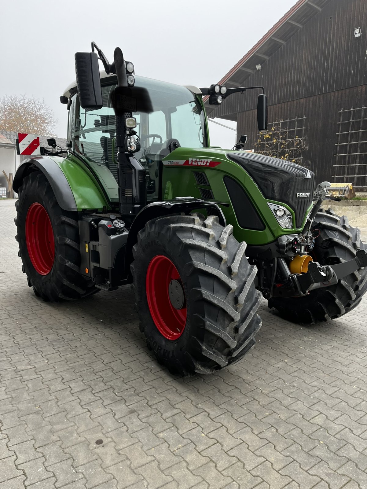 Traktor van het type Fendt 718 Vario ProfiPlus, Gebrauchtmaschine in Fürstenzell (Foto 10)