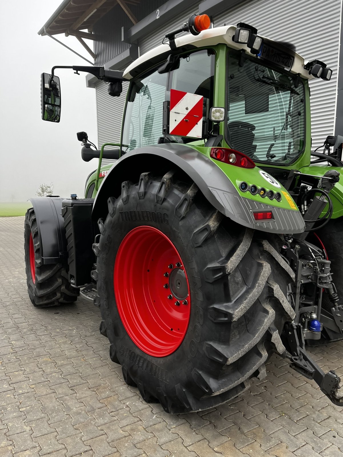 Traktor van het type Fendt 718 Vario ProfiPlus, Gebrauchtmaschine in Fürstenzell (Foto 15)