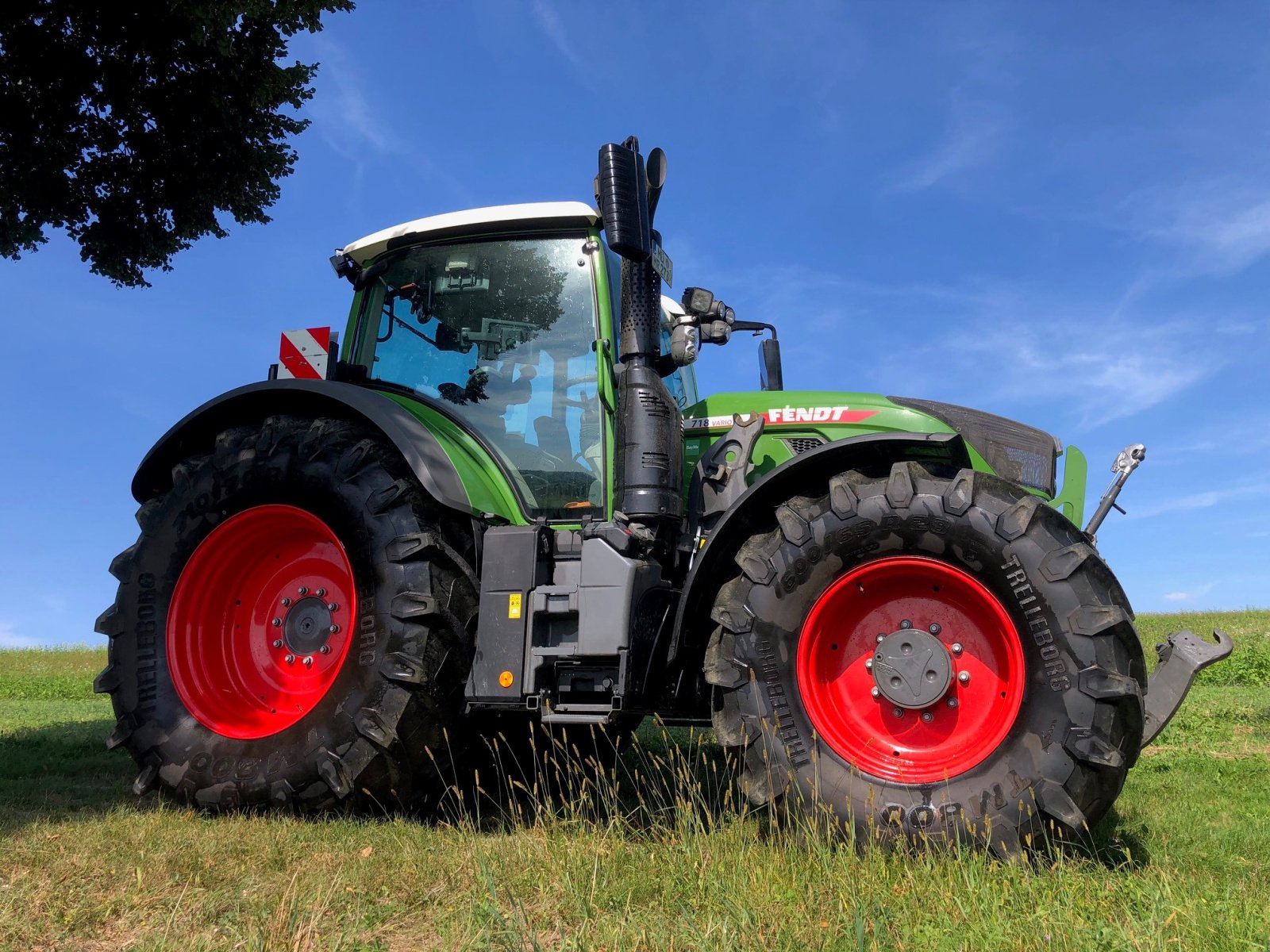 Traktor от тип Fendt 718 Vario ProfiPlus, Gebrauchtmaschine в Ampfing (Снимка 1)