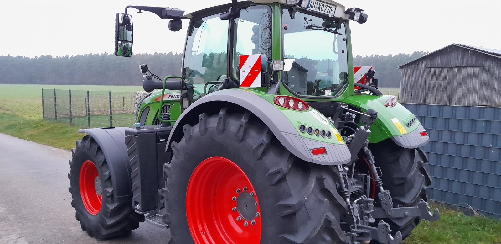 Traktor typu Fendt 718 Vario ProfiPlus, Gebrauchtmaschine w Windsbach (Zdjęcie 3)