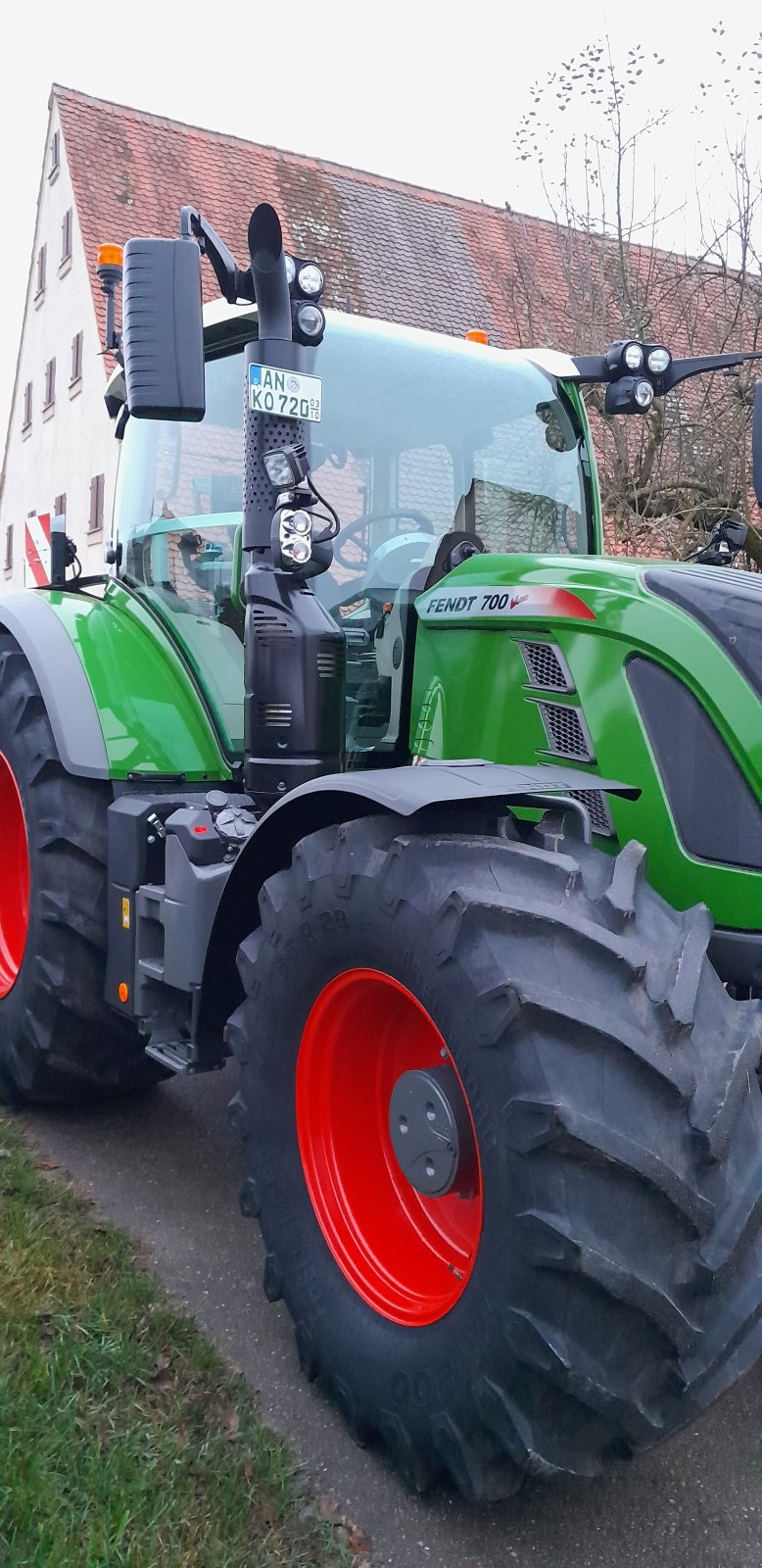 Traktor typu Fendt 718 Vario ProfiPlus, Gebrauchtmaschine w Windsbach (Zdjęcie 8)