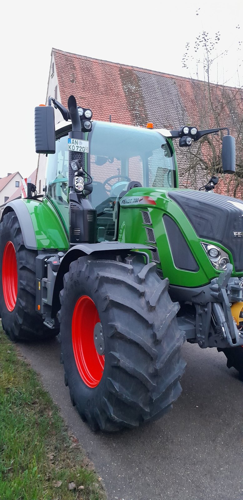 Traktor typu Fendt 718 Vario ProfiPlus, Gebrauchtmaschine w Windsbach (Zdjęcie 9)