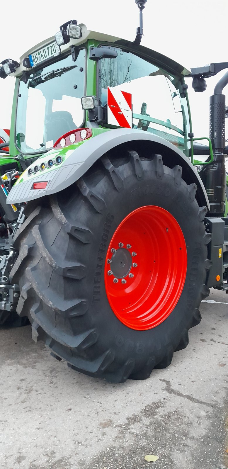 Traktor typu Fendt 718 Vario ProfiPlus, Gebrauchtmaschine w Windsbach (Zdjęcie 11)