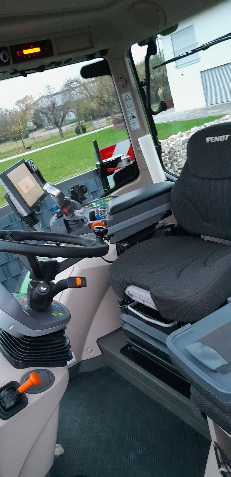 Traktor typu Fendt 718 Vario ProfiPlus, Gebrauchtmaschine w Windsbach (Zdjęcie 14)