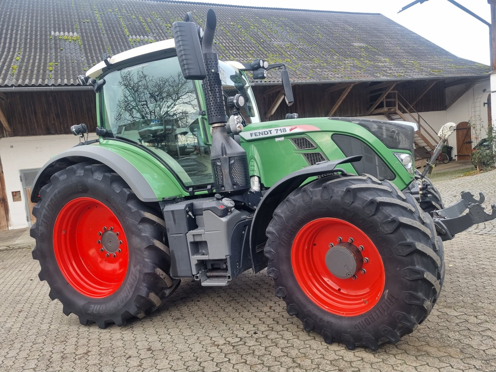 Traktor des Typs Fendt 718 Vario ProfiPlus, Gebrauchtmaschine in Vilsbiburg (Bild 4)