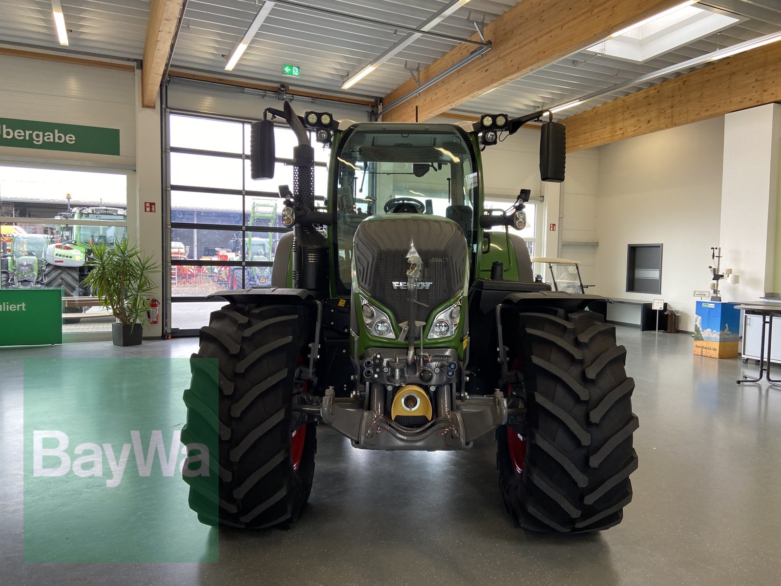 Traktor типа Fendt 718 Vario S 4 Profi Plus, Gebrauchtmaschine в Bamberg (Фотография 7)