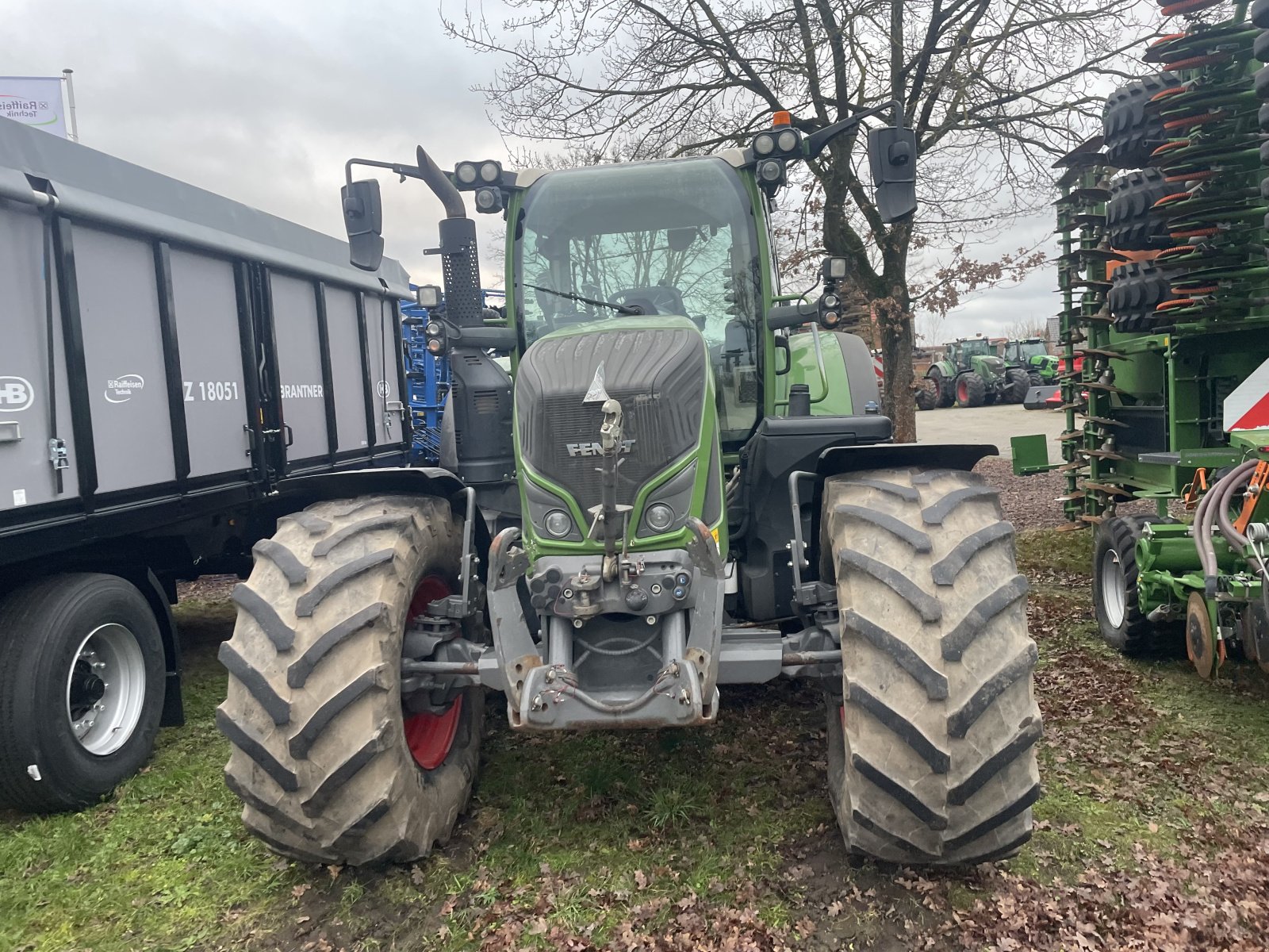 Traktor des Typs Fendt 718 Vario S4 Power Plus, Gebrauchtmaschine in Voitze (Bild 2)