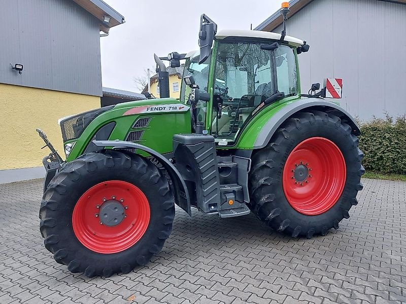 Traktor du type Fendt 718 Vario S4 Profi Plus RTK Frontzapwelle, sehr schöner Zustand, Gebrauchtmaschine en Tirschenreuth (Photo 4)