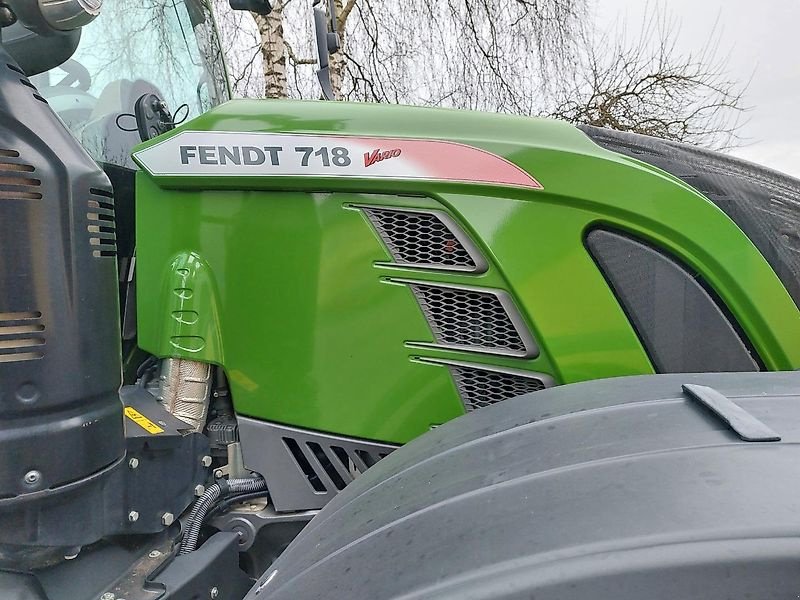 Traktor du type Fendt 718 Vario S4 Profi Plus RTK Frontzapwelle, sehr schöner Zustand, Gebrauchtmaschine en Tirschenreuth (Photo 11)