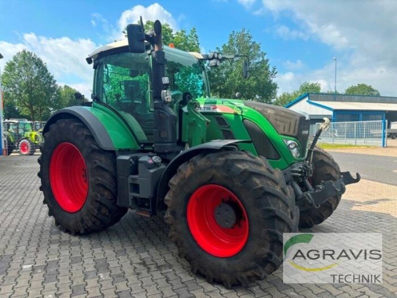 Traktor типа Fendt 718 VARIO S4 PROFI PLUS, Gebrauchtmaschine в Meppen (Фотография 2)