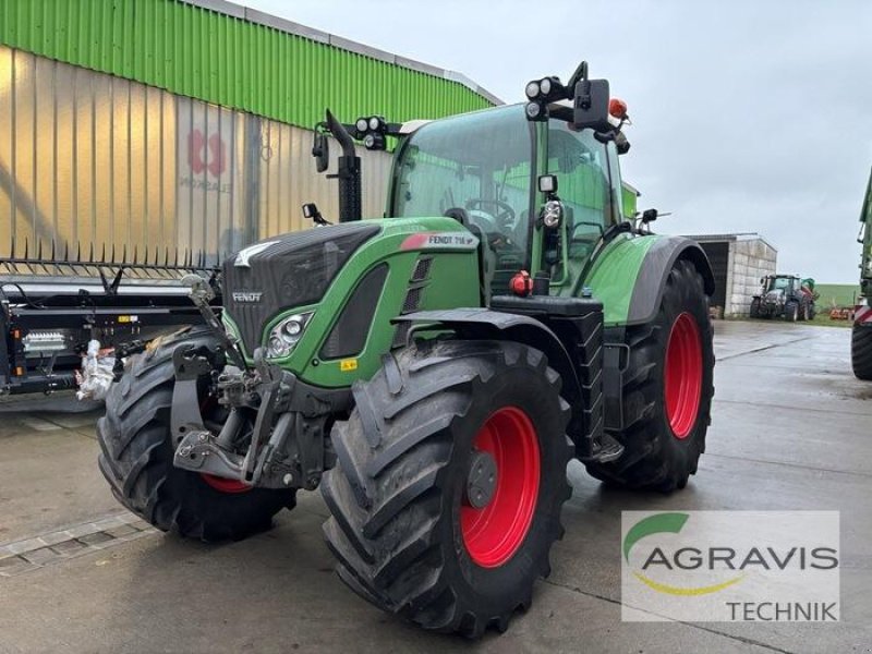 Traktor des Typs Fendt 718 VARIO S4 PROFI PLUS, Gebrauchtmaschine in Seelow (Bild 1)