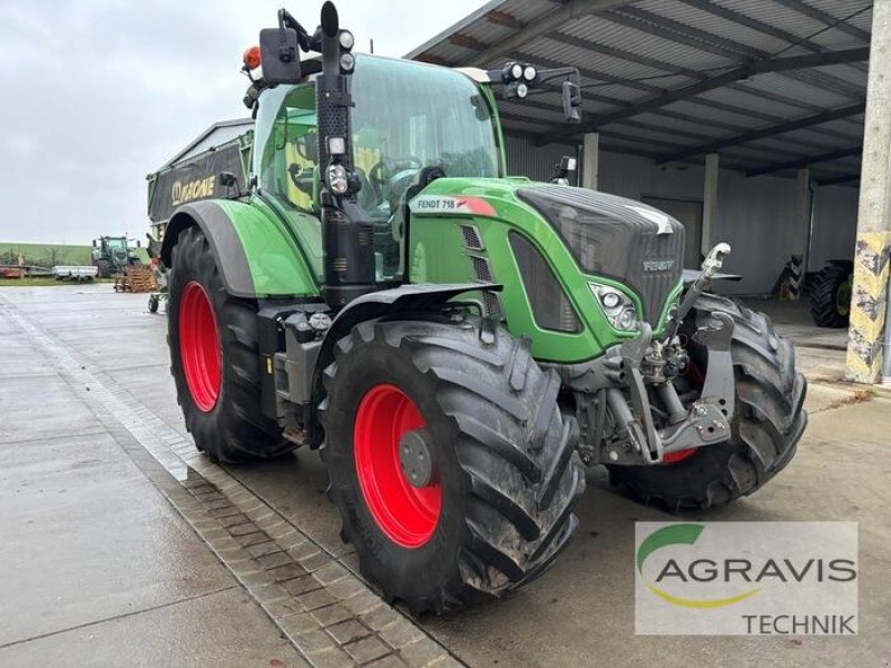 Traktor du type Fendt 718 VARIO S4 PROFI PLUS, Gebrauchtmaschine en Seelow (Photo 8)