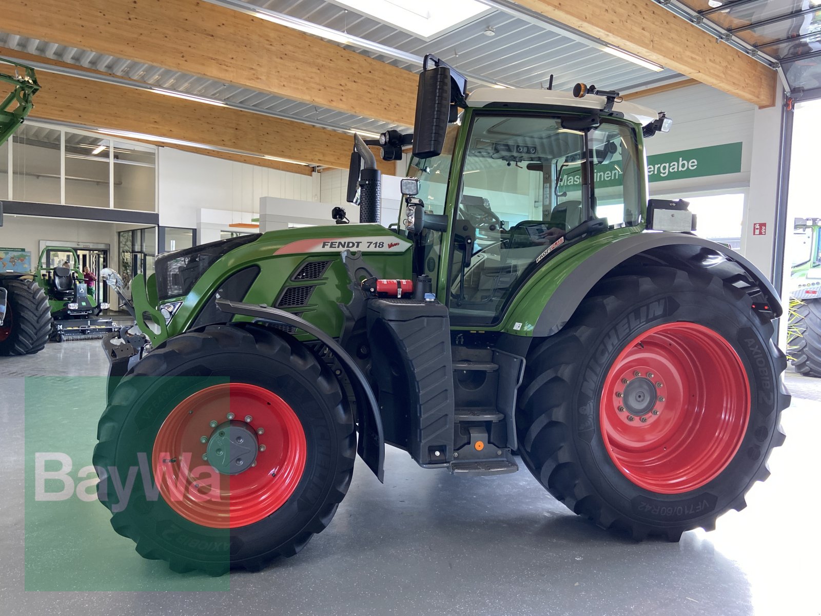 Traktor des Typs Fendt 718 Vario S4 Profi Plus, Gebrauchtmaschine in Bamberg (Bild 3)