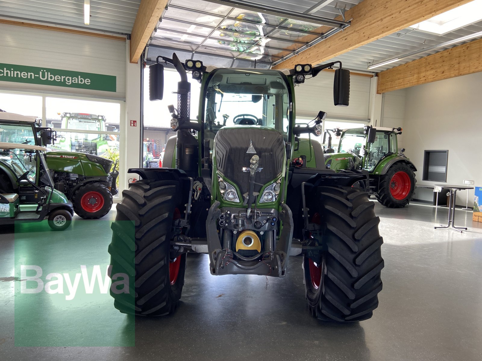 Traktor of the type Fendt 718 Vario S4 Profi Plus, Gebrauchtmaschine in Bamberg (Picture 4)