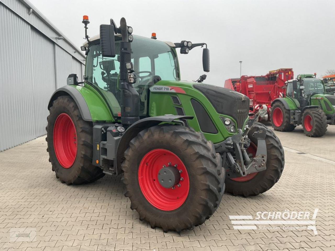 Traktor типа Fendt 718 VARIO S4 PROFI PLUS, Gebrauchtmaschine в Holdorf (Фотография 3)