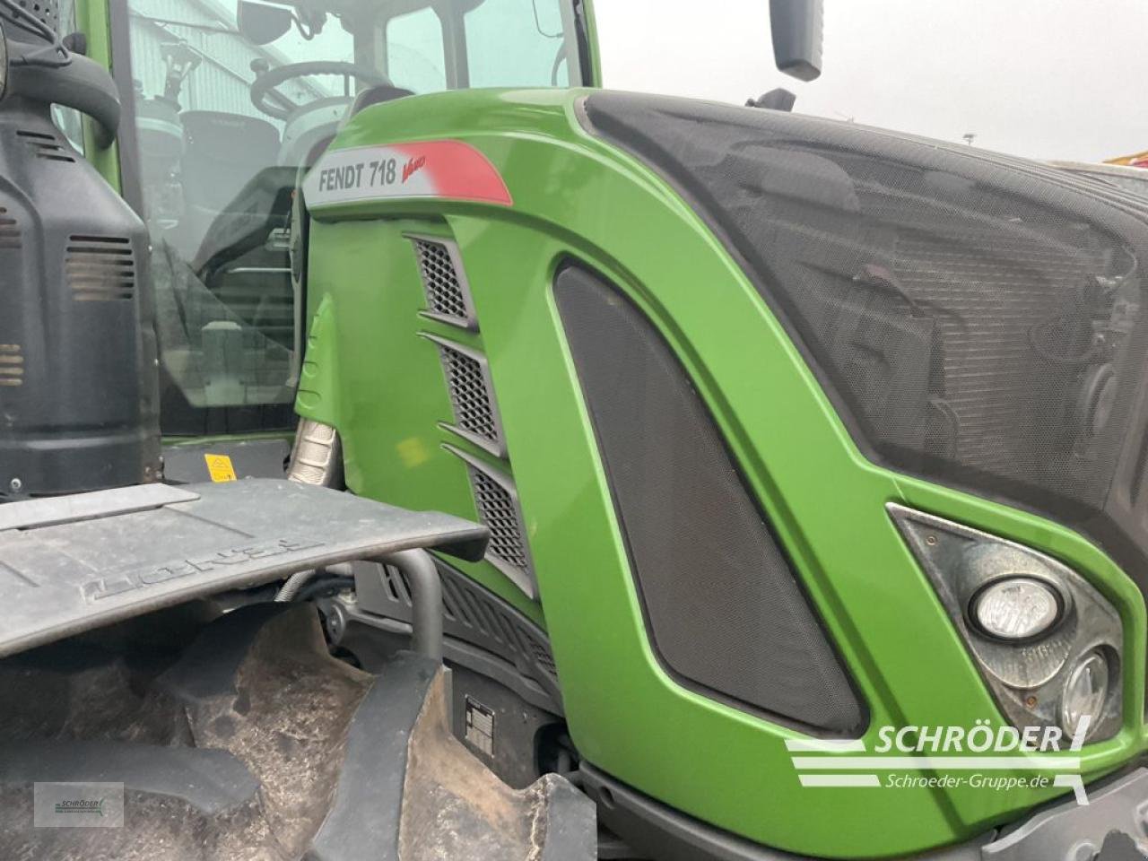 Traktor типа Fendt 718 VARIO S4 PROFI PLUS, Gebrauchtmaschine в Holdorf (Фотография 16)