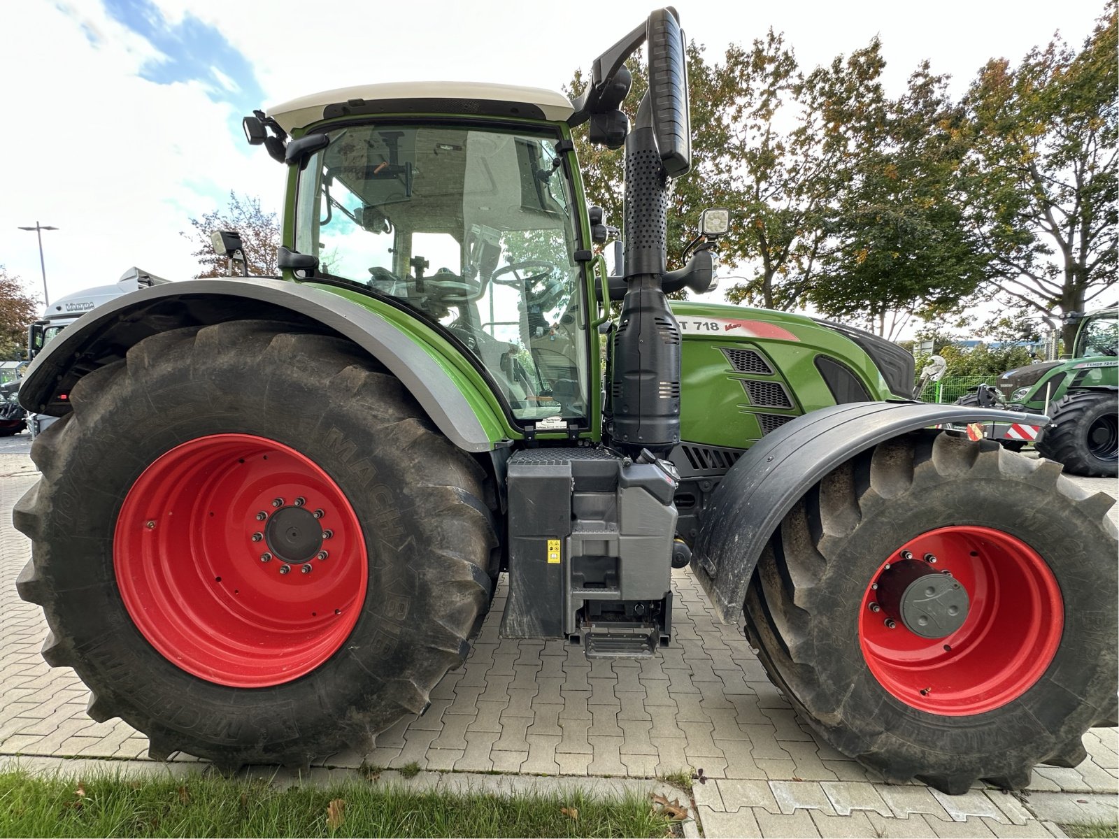 Traktor van het type Fendt 718 Vario S4 Profi, Gebrauchtmaschine in Bad Oldesloe (Foto 2)